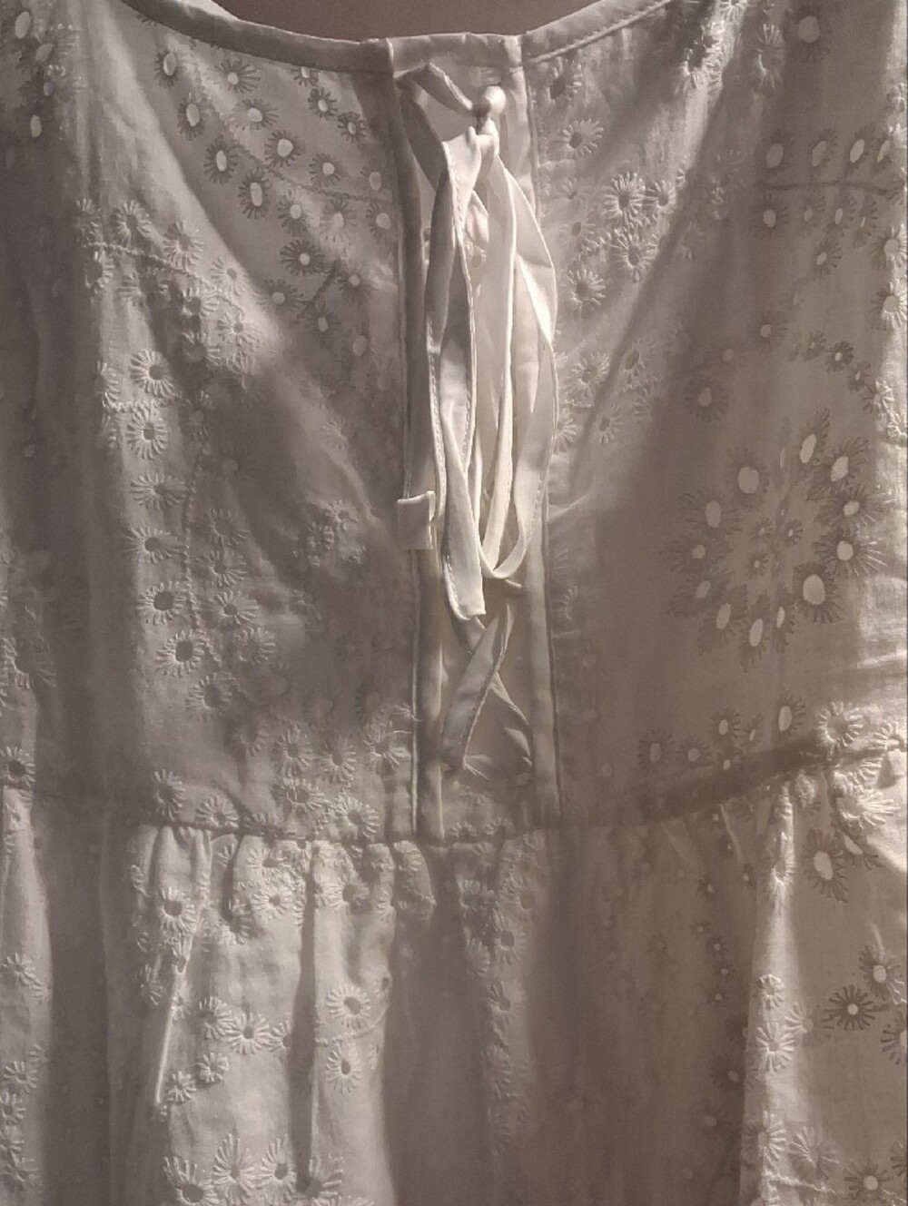 BloomChic White  Blouse with Label Detail - Picture 3 of 4